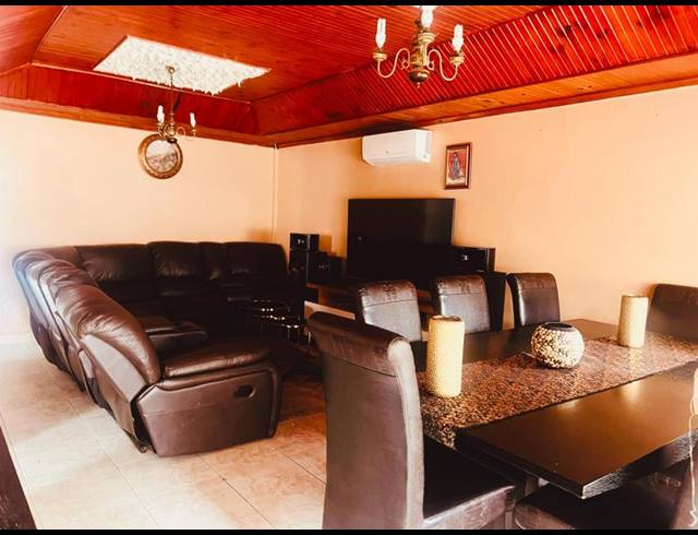 3 BEDROOM HOUSE FOR SALE IN KWAMASHU